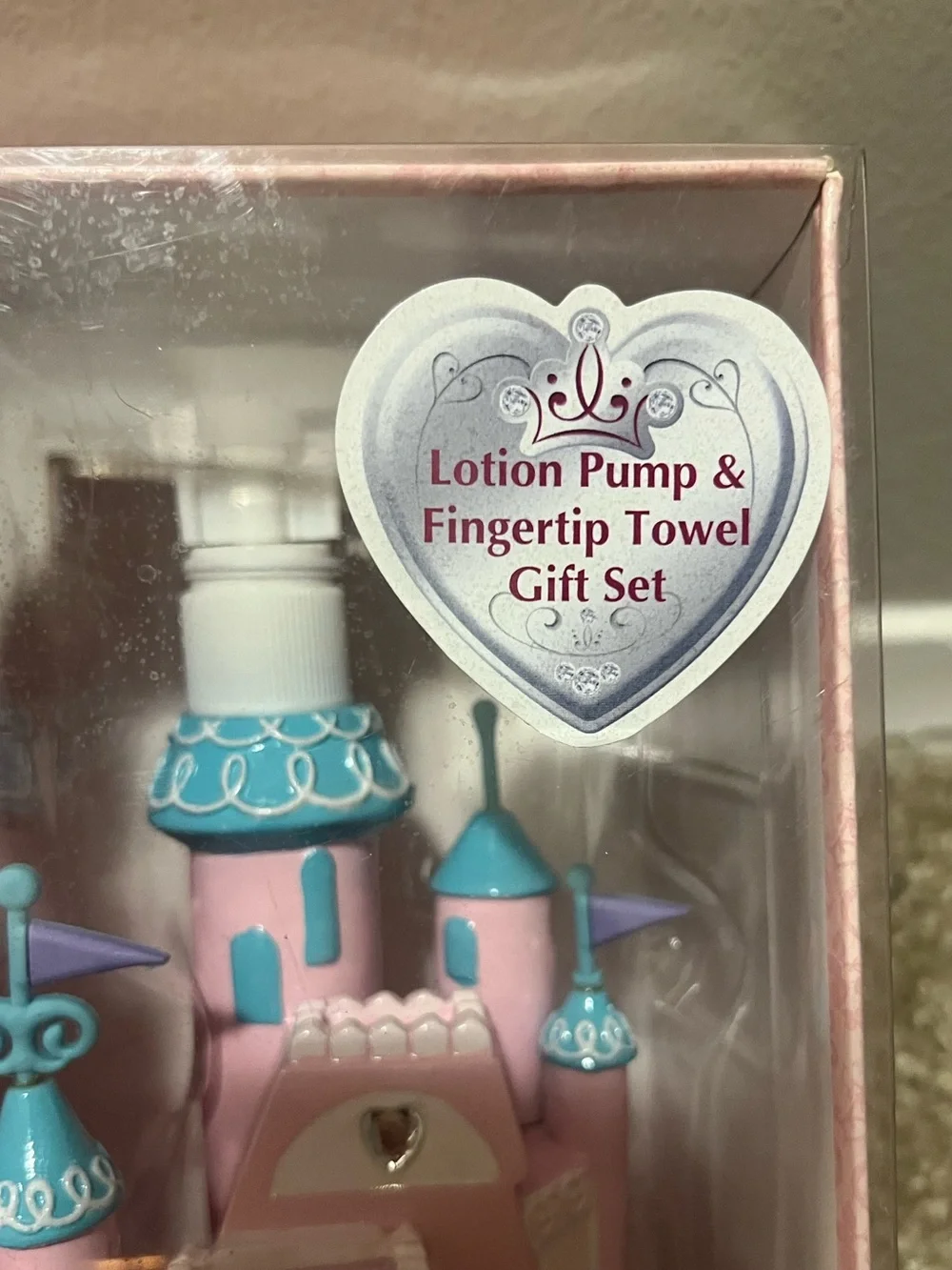 Disney Princess Lotion pump and finger tip towel gift set NIB